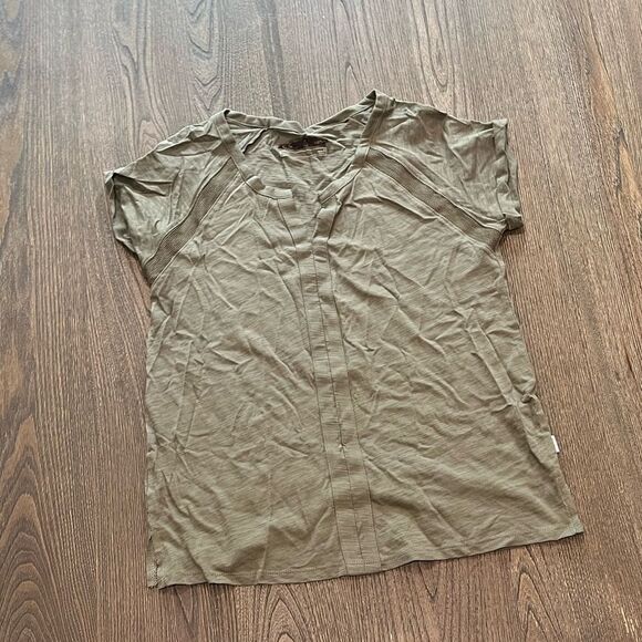 NWOT Eddie Bauer Olive Green Short Sleeve T-Neck Top Size S - Picture 1 of 4